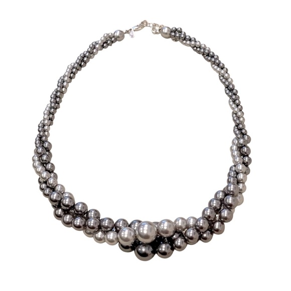RMN Jewelry - Elegent Vintage RMN Grey Faux Pearl Twist Necklace